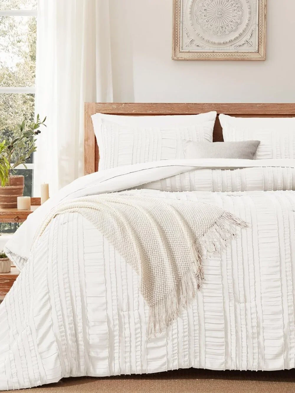 DHSFKBE White King 7 Piece Tufted Comforter Set Bed in a Bag Microfiber